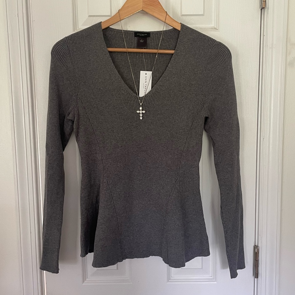 Ann Taylor Gray Ribbed V Neck Flare Sweater